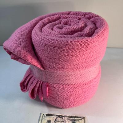 SATIN EDGED PINK WOVEN BLANKET TWIN SIZE?