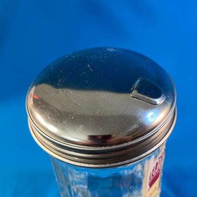 RETRO STYLE SUGAR SHAKER 