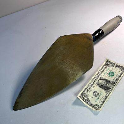 LARGE TROWEL TOOL 18-1/2â€ LONG