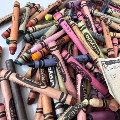 BIG OLâ€™ PILE OF CRAYOLA CRAYONS