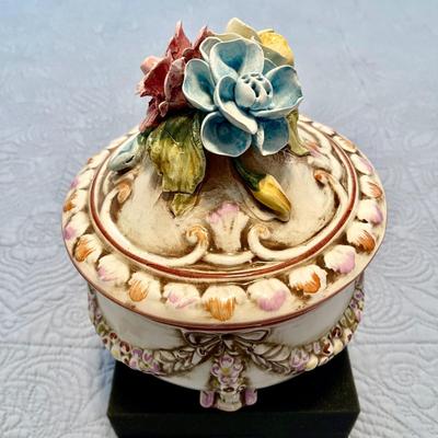 LOT 8  CAPODIMONTE LOOK CERAMIC BOWL W/LID ROSES FINIA L ALFALA EXPORT PORTUGAL