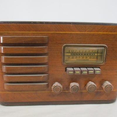 Silvertone Tube Radio