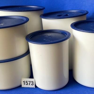 Tupperware Containers and Measuring Cups