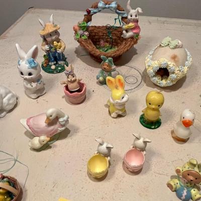 Lots of little figures Easter