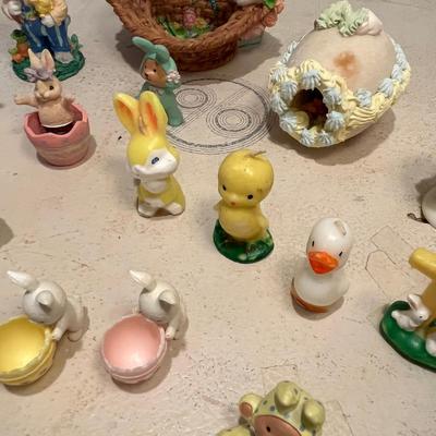 Lots of little figures Easter