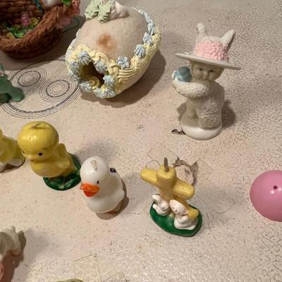 Lots of little figures Easter