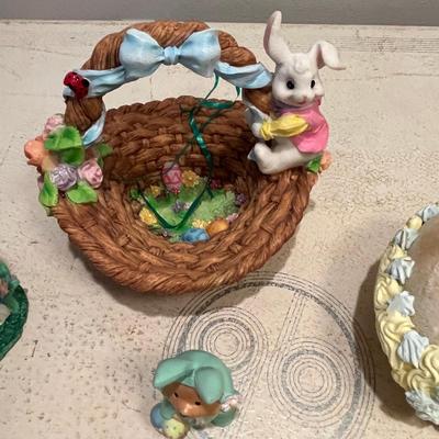 Lots of little figures Easter