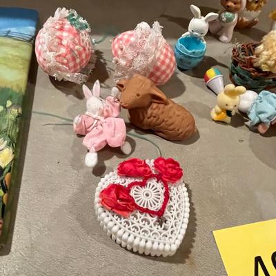Tub of Easter Items