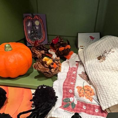 Tub of Fall Halloween Decor