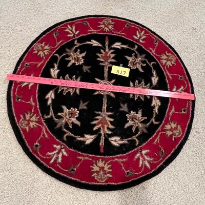 Round rug