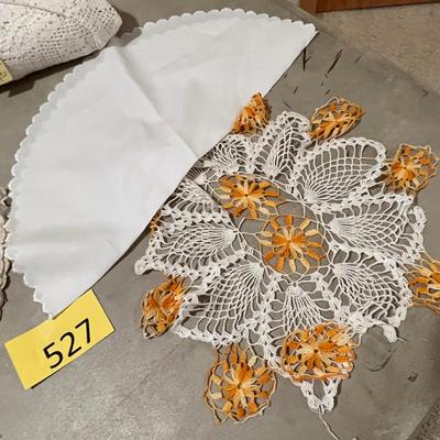 Assorted Vintage Linens