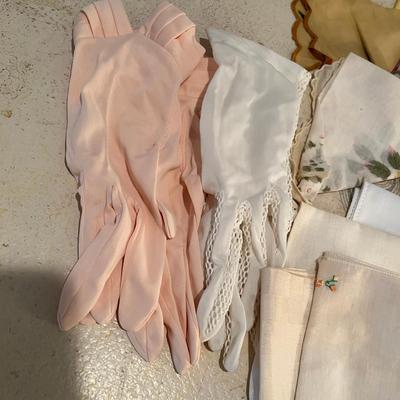 Lot of vintage hankies & gloves