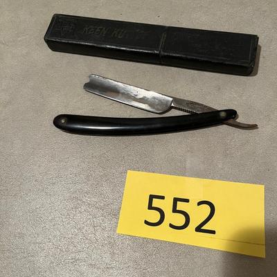 Straight Razor in box