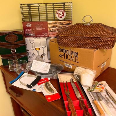 Lot of NEW Cooking Kitchen Items