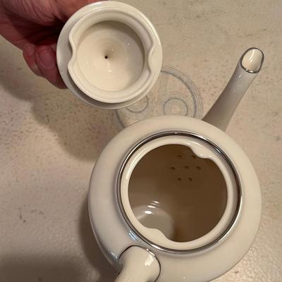 Lenox Platinum trim Tea Pot Montclair