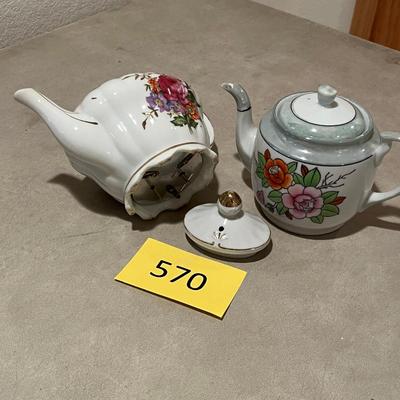 Lot of 2 Teapots