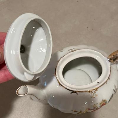 Lot of 2 Teapots
