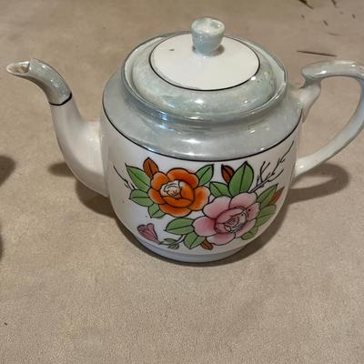 Lot of 2 Teapots