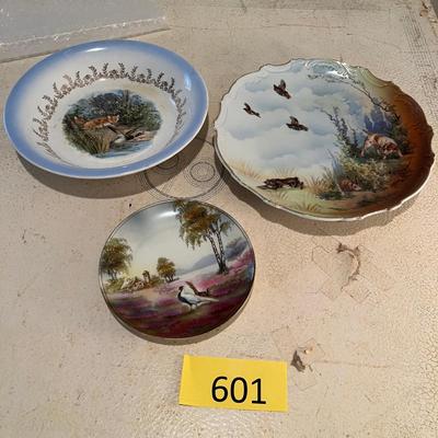 Lot of porcelain bowls & plate