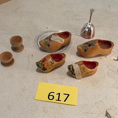 Lot of wooden items
