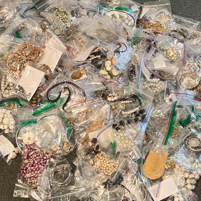 Approximately 500 Pieces Of Vintage Fashion / Costume Jewelry