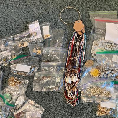 Approximately 500 Pieces Of Vintage Fashion / Costume Jewelry
