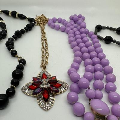 Costume Jewelry Lot (1)