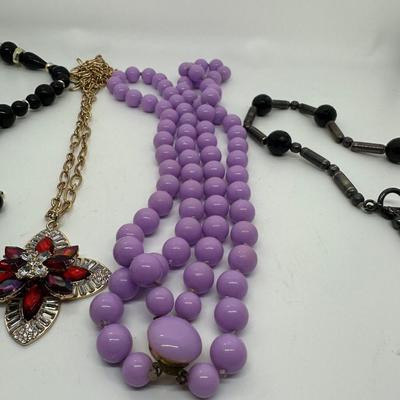 Costume Jewelry Lot (1)