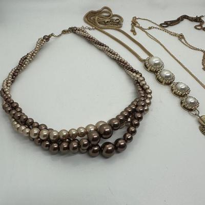 Costume Jewelry Lot (1)
