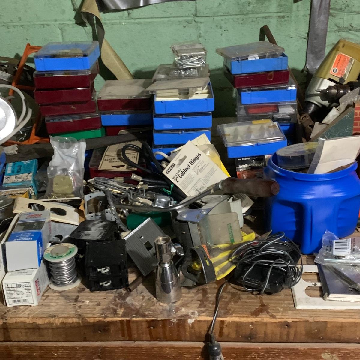 Lot 156 Tool Bench Lot Power Tools, Nuts & Bolts, Vices Everything