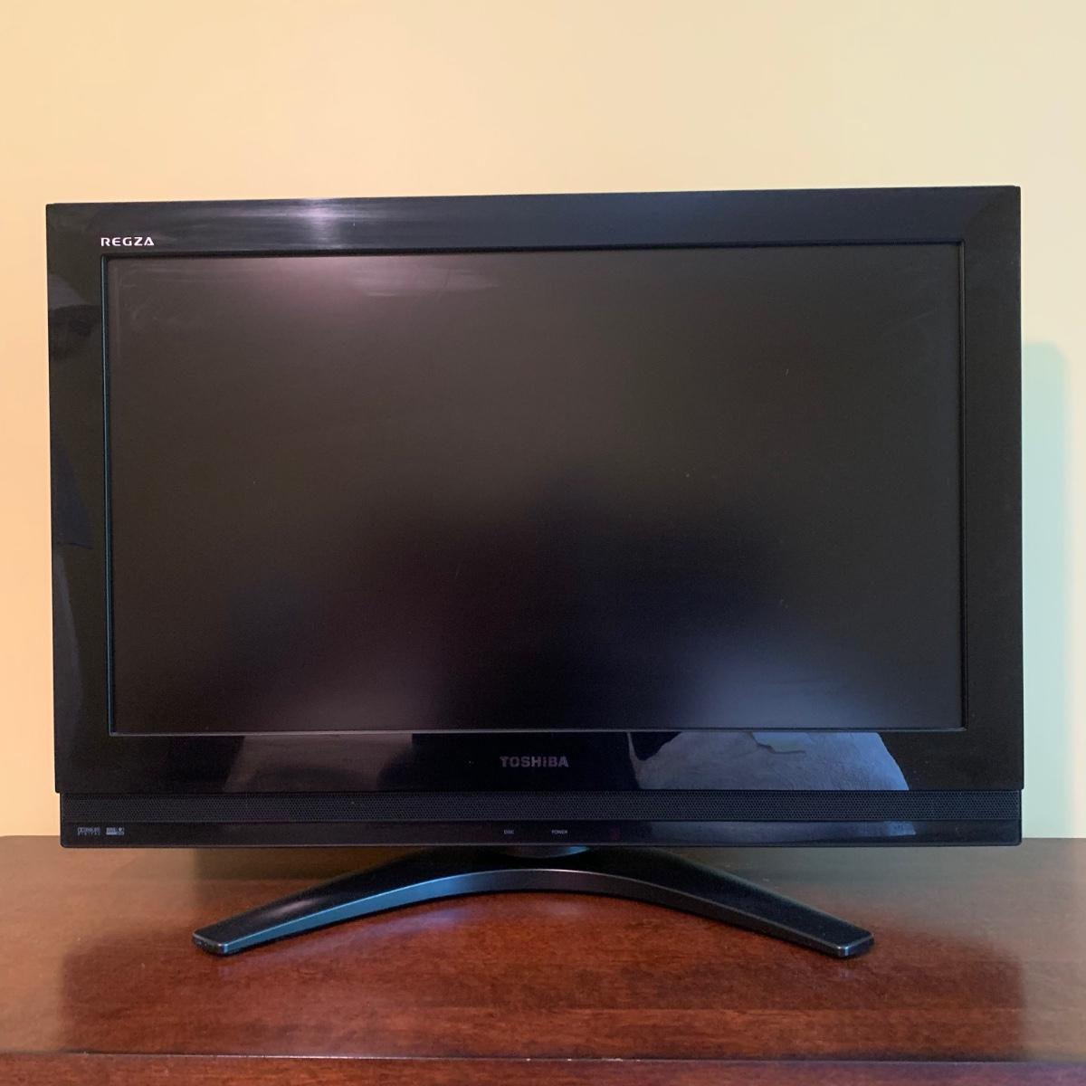 32” Toshiba Regza Television (B3KW)