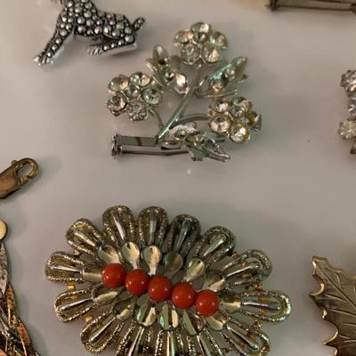 Costume Jewelry Lot Pins Necklace Antique Shoe Clip ++++