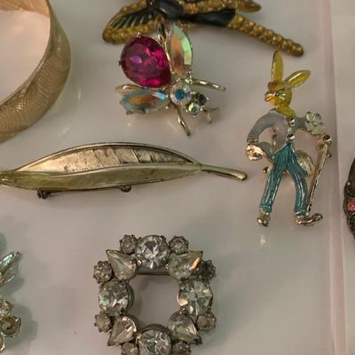 Costume Jewelry Lot Pins Necklace Antique Shoe Clip ++++