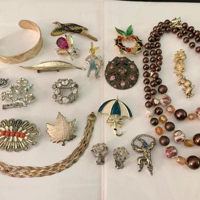 Costume Jewelry Lot Pins Necklace Antique Shoe Clip ++++