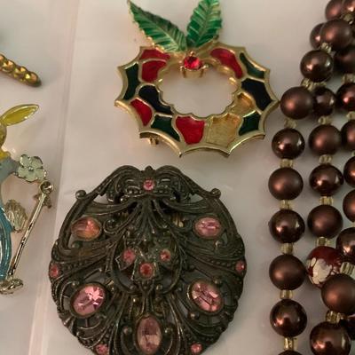 Costume Jewelry Lot Pins Necklace Antique Shoe Clip ++++