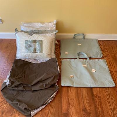 Down Comforter and Pillows with Storage Bags (B3-KW)