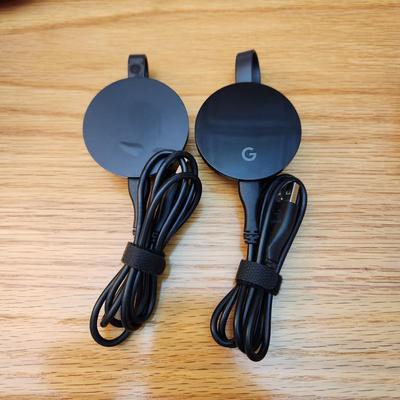 2 Wireless WiFI Display Chromecast Streaming Device