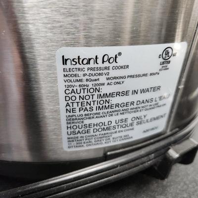 Instant Pot 8 Quart Cooker IP-DUO80 V2