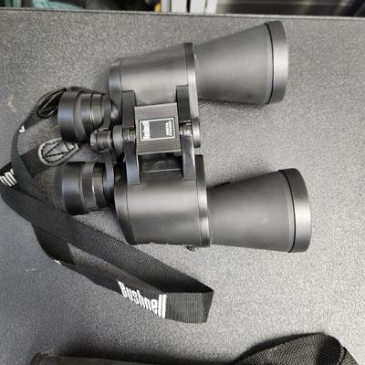 Bushnell 10x50 Binoculars with case