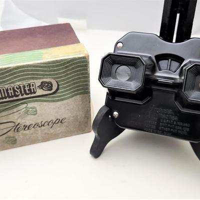 Lot #18  Vintage Bakelite Stereoscope Viewmaster in original box