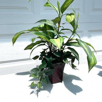 3 Artificial Plants