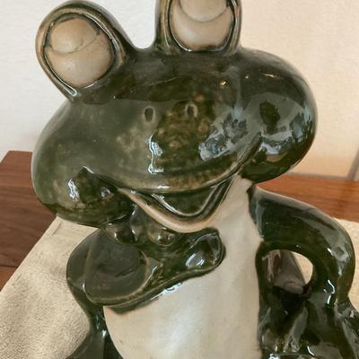 13â€ Ceramic Green Frog
