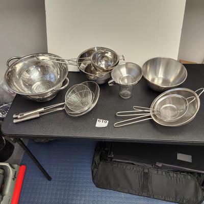 Large Lot Stainless Steel Cooking Utensils Mesh Strainers, Skimmers,bowls