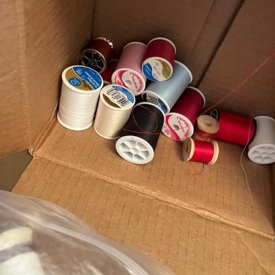 Thread & Pin cushion