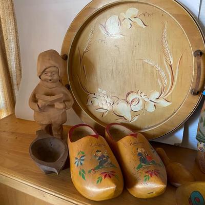 Wooden decor and Dutch Shoes