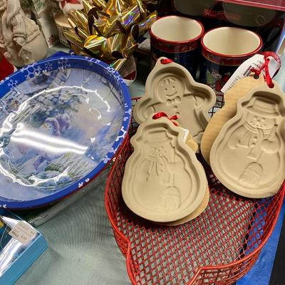 large lot of Vintage Christmas Decor, Mr. and Ms. Santa