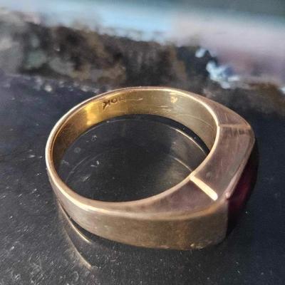 Vintage ruby man ring, 10 karat gold (size 10.5)
