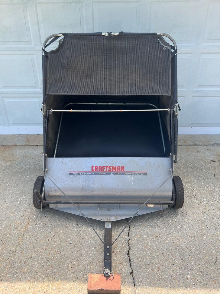 CRAFTSMAN II Leaf/Lawn Sweeper 38