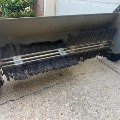 CRAFTSMAN II Leaf/Lawn Sweeper 38