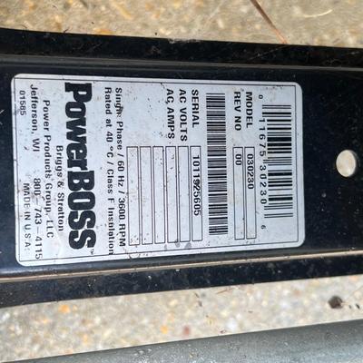 POWERBOSS 5600 Watt Generator *READ DETAILS*